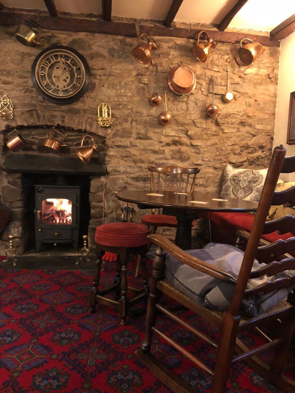 The Crown Inn Wentnor Buitenkant foto
